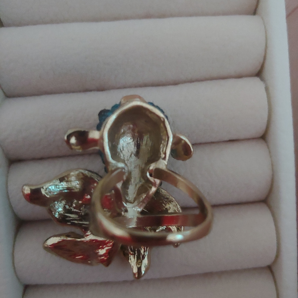 Colorful Fantail Fancy Fish Ring - Picture 3 of 3